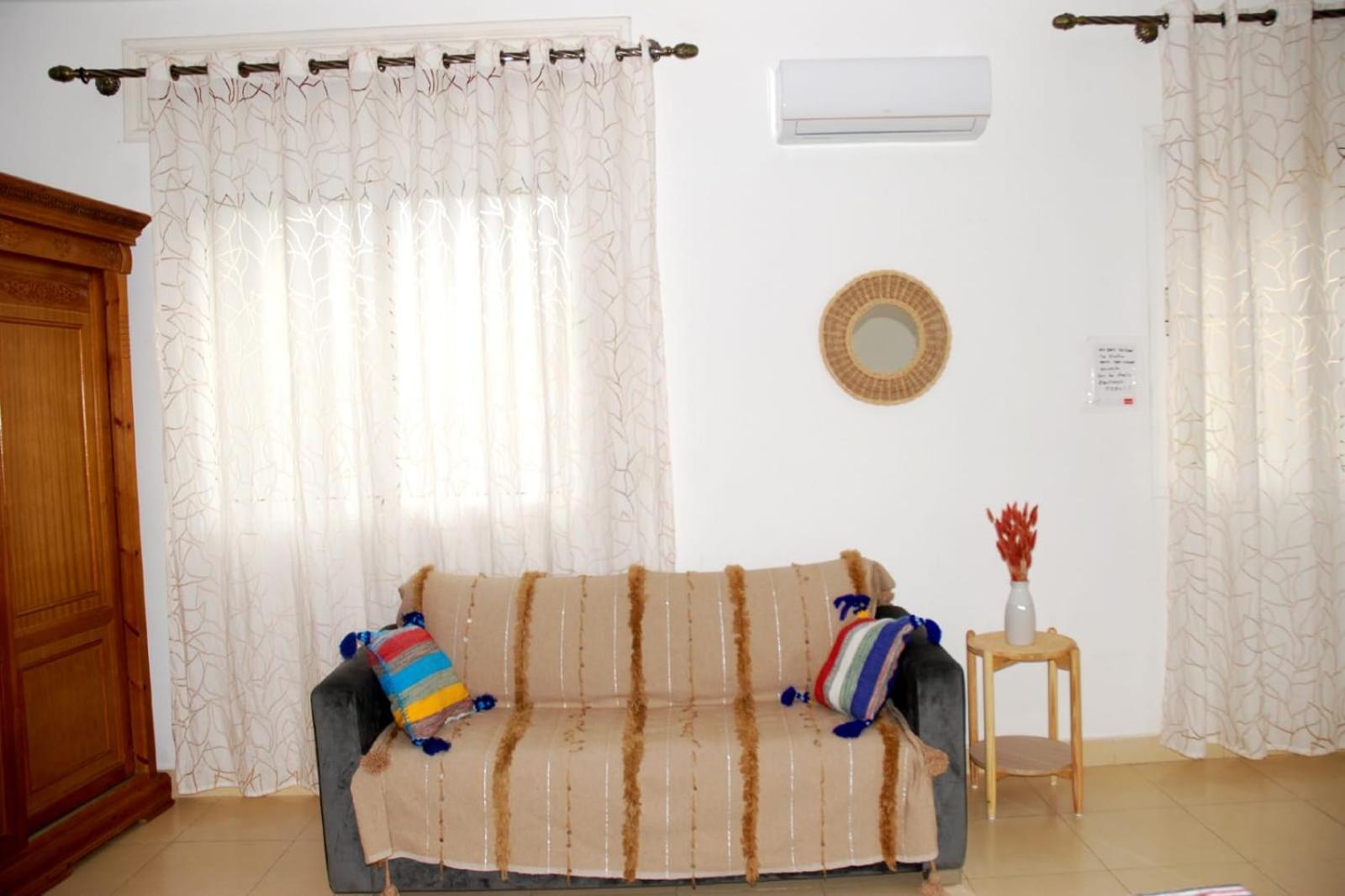 Appartement Lumineux Avec Terrasse Tanger